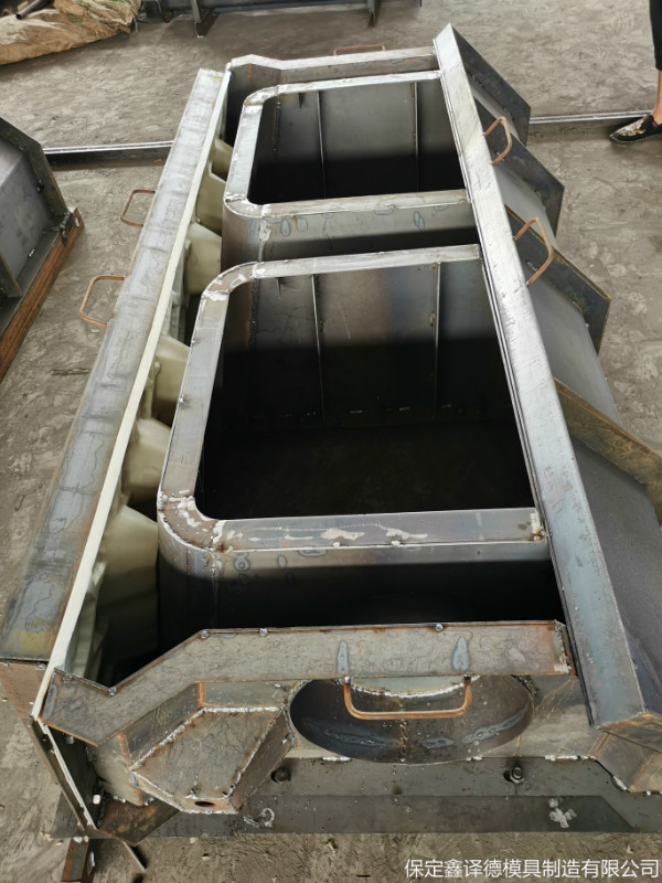 堤坝护坡砌块模具适用范围，箱型砌块挡墙模具生产厂家