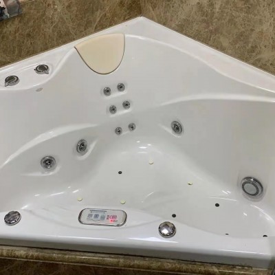 乐家浴缸维修5662上海1126闵行Roca浴缸漏水维修